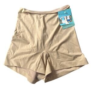 Love Assets NWT Shaping Girl Shorts Size XL tan